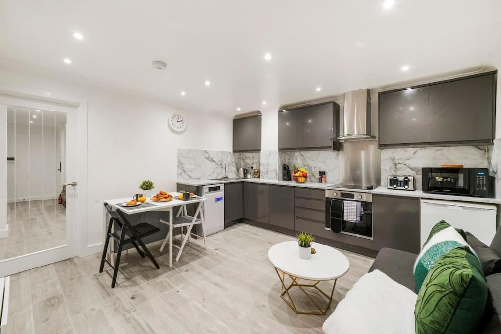 Modern 2 Bedroom Apartment In The Heart Of London Eksteriør billede