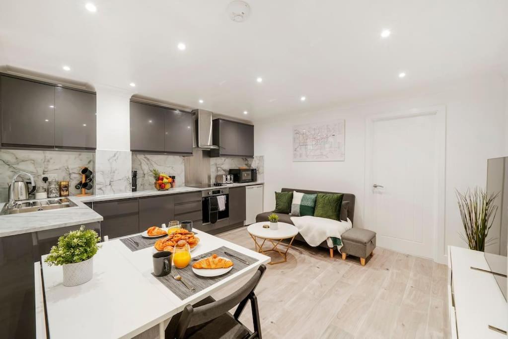 Modern 2 Bedroom Apartment In The Heart Of London Eksteriør billede
